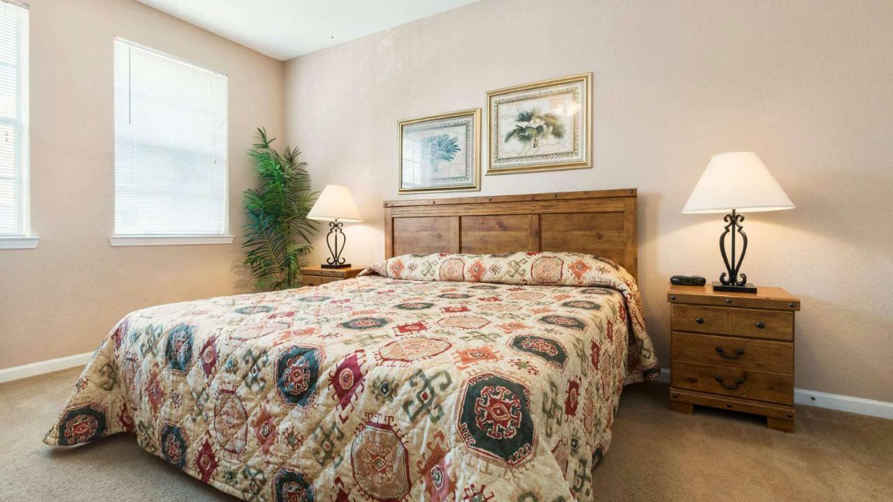 Disney'S Den - Closer To All The Fun! Davenport Bagian luar foto