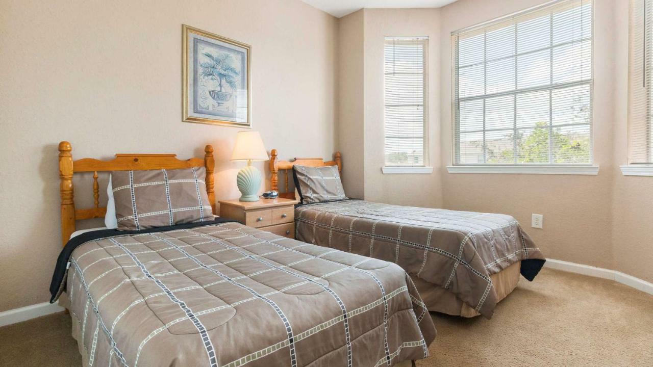 Disney'S Den - Closer To All The Fun! Davenport Bagian luar foto